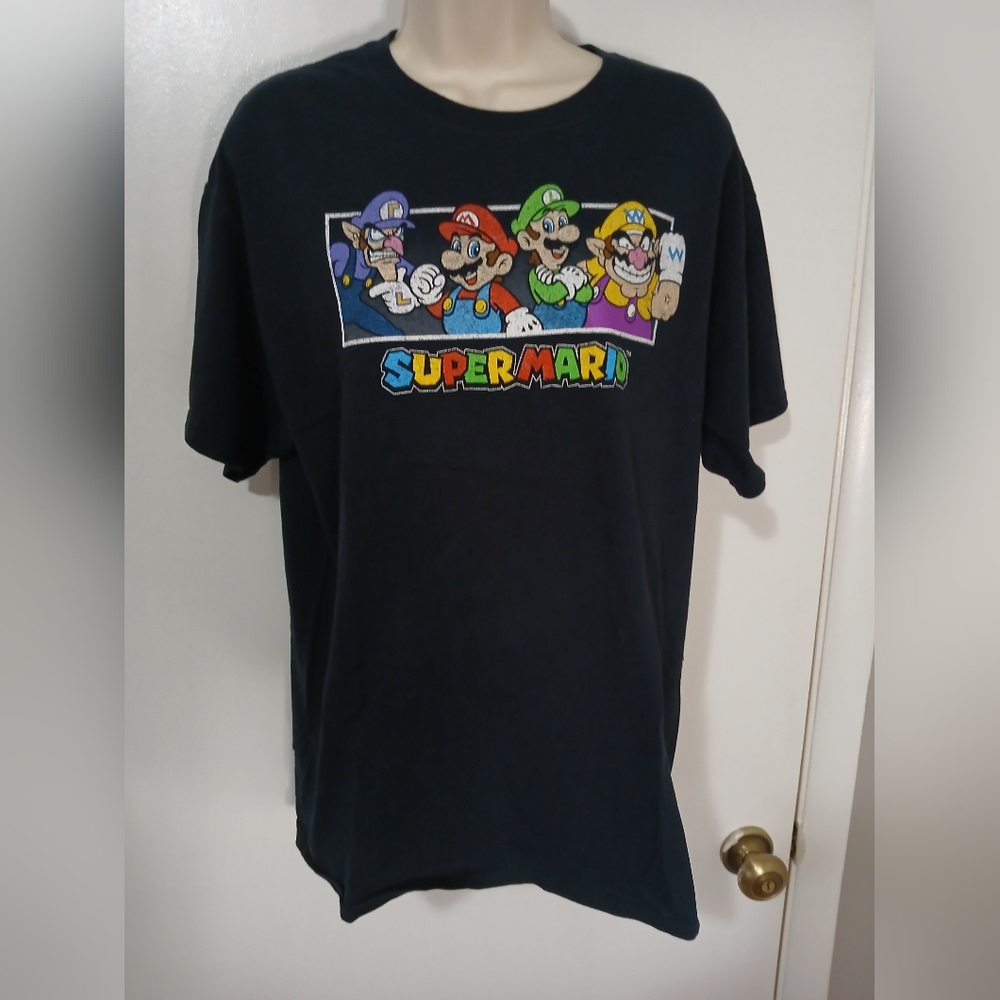 Super Mario Nintendo short sleeve crew neck graphic tee shirt, size lg, Color bl